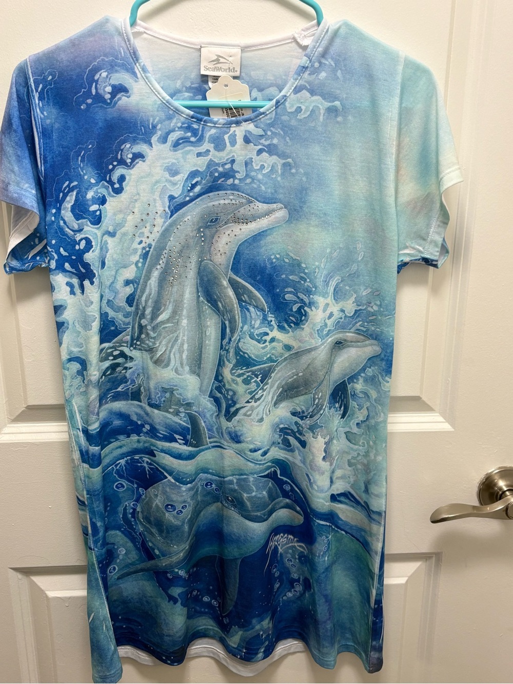 SeaWorld Blinged Dolphin Graphic Tee - Blue Ocean Print. NWT. - Picture 14 of 15